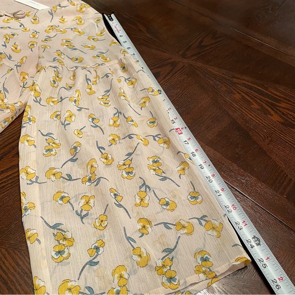 NWT Verona Couture Beige Blouse with Yellow Floral Print | Size 1X - Picture 6 of 14